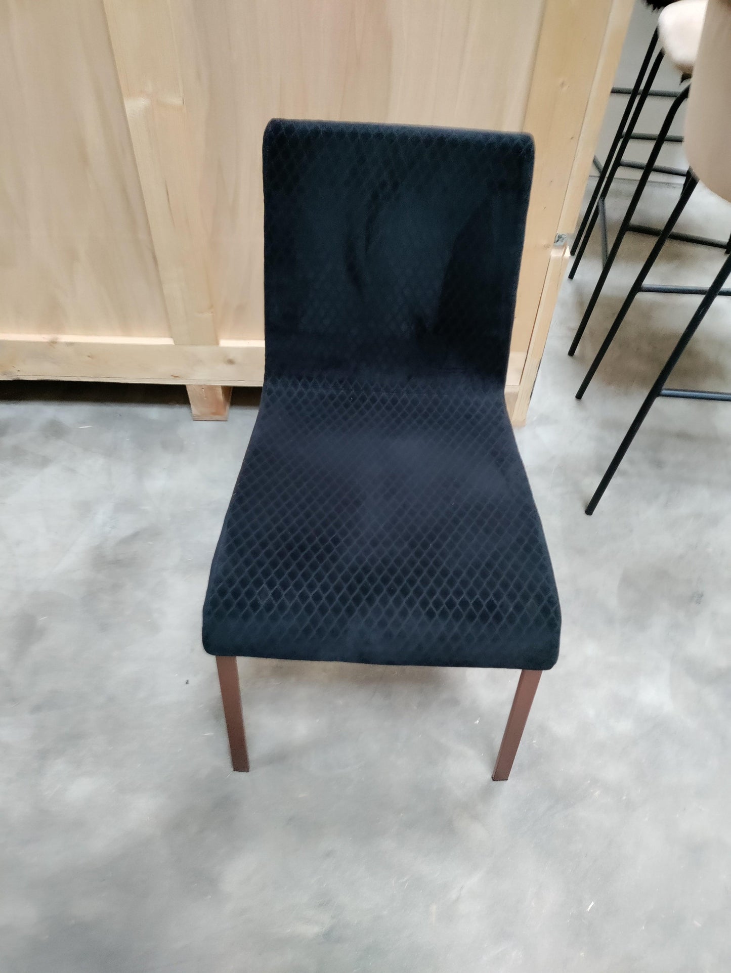 Chaise classique Velours Noir-Bluedigo