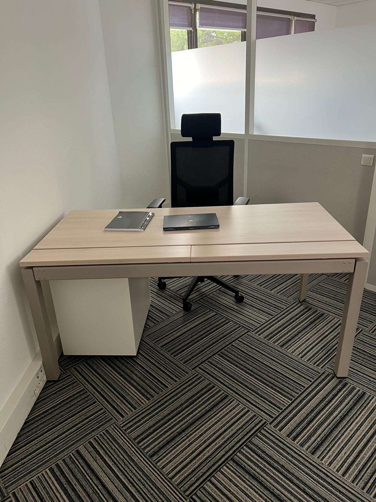 Bureau Steelcase 160 cm-Bluedigo