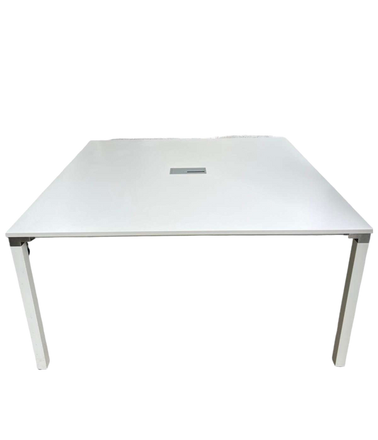 TABLE A PLATEAU CARRE STEELCASE-Bluedigo