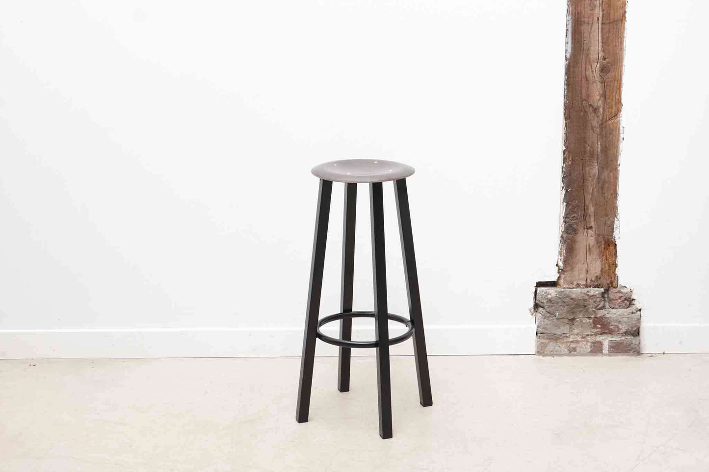 Tabouret vintage pagholz ébène et noir-Bluedigo